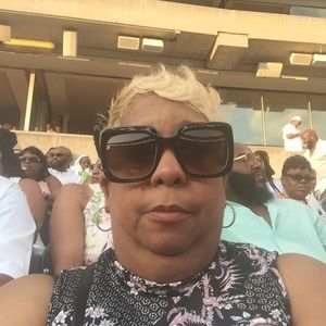 Meet your Posher, Crystal